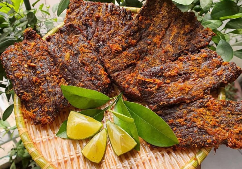 Khô bò Việt Nam: Hành trình từ món ăn vặt đến biểu tượng văn hóa